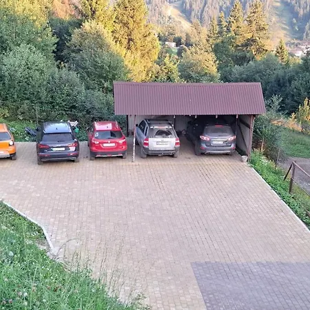 біля лісу апартименти з двома спальнями